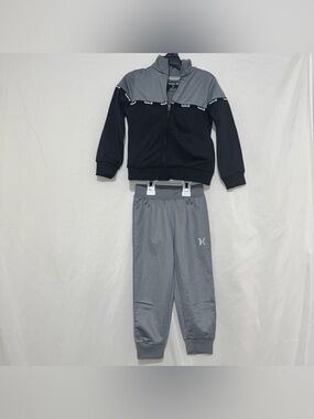 Black & grey Hurley 2 piece set
Size 3T